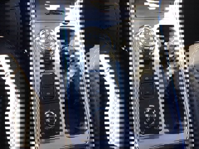 Certified 2022 Ford Explorer XLT w/ Equipment Group 202A image 18