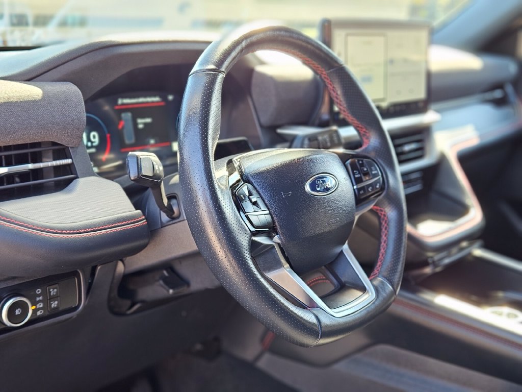 Certified 2025 Ford Explorer ST-Line AWD/4WD image 21