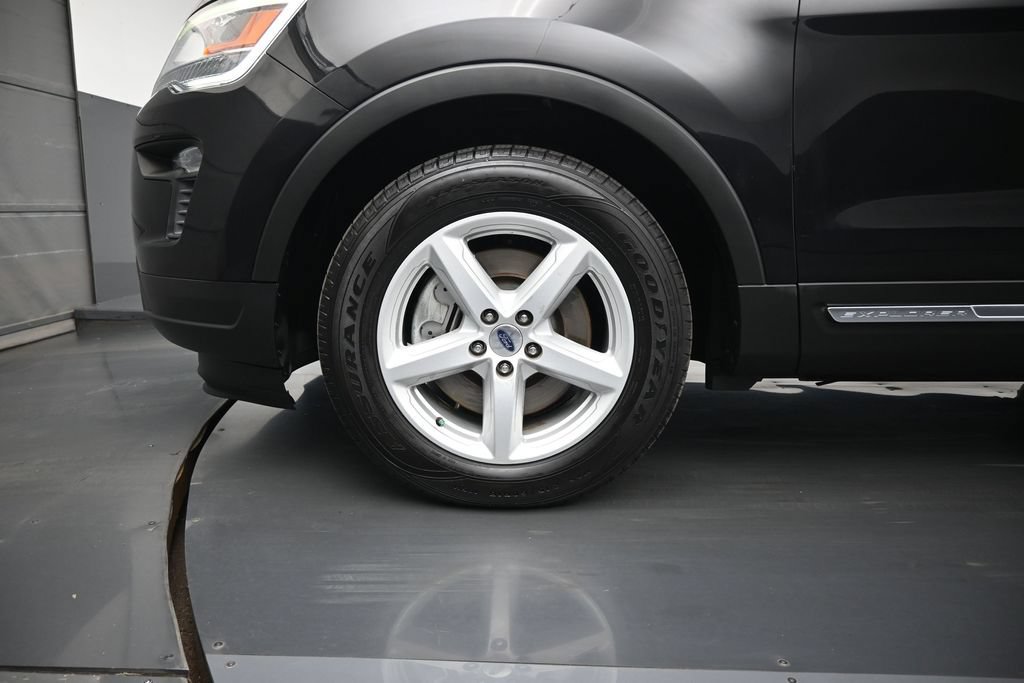 Certified 2019 Ford Explorer XLT FWD image 30