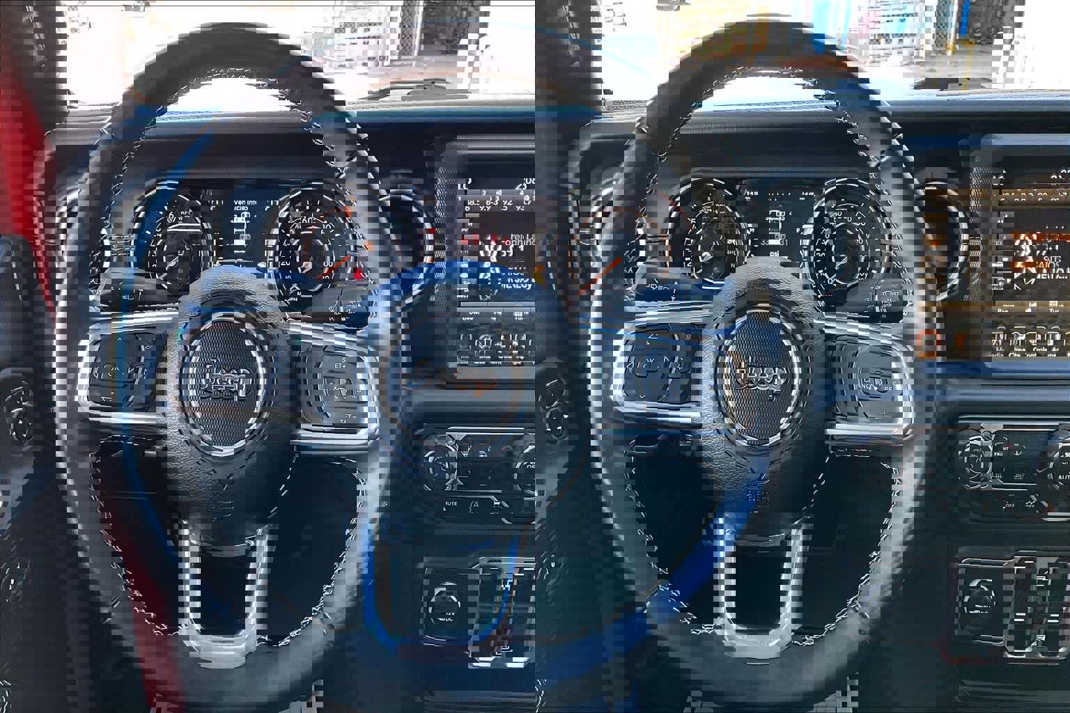 Used 2020 Jeep Gladiator Overland image 12