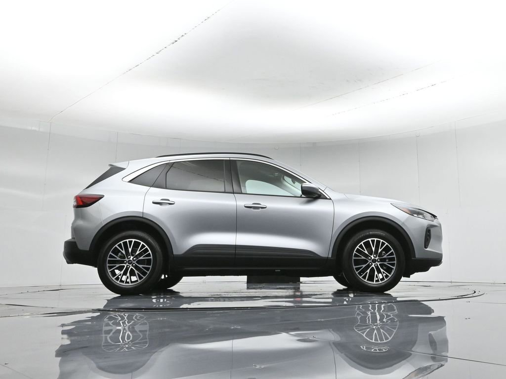 Certified 2023 Ford Escape SE image 13