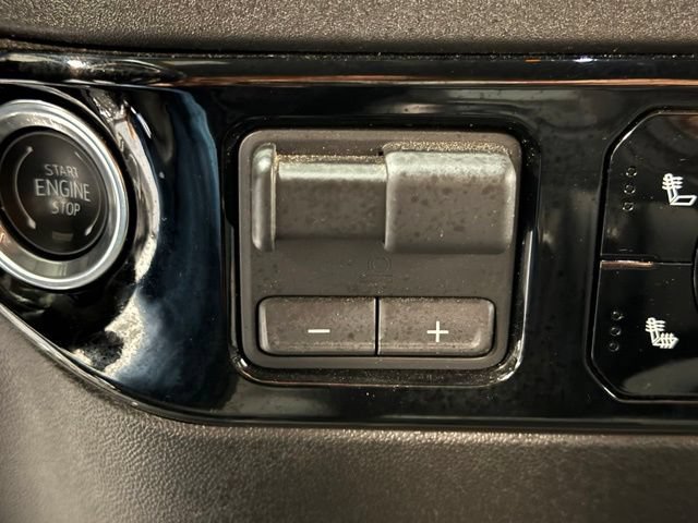 Used 2025 Chevrolet Silverado 2500 LT w/ Convenience Package AWD/4WD image 19