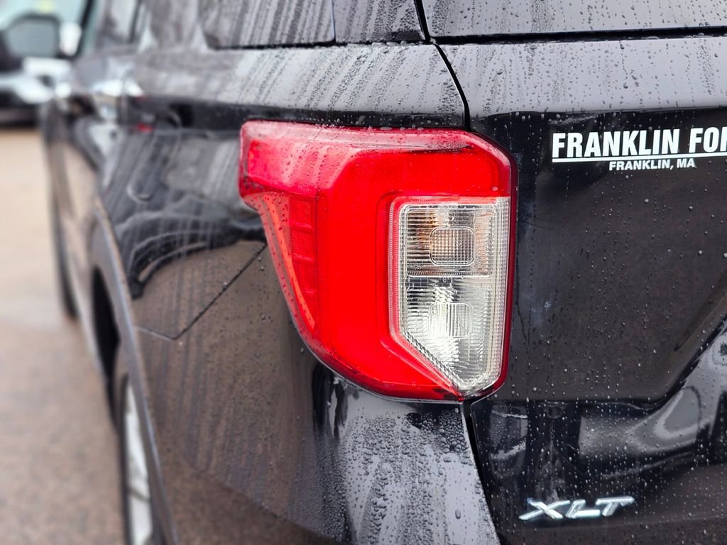 Certified 2022 Ford Explorer XLT w/ Equipment Group 202A image 9