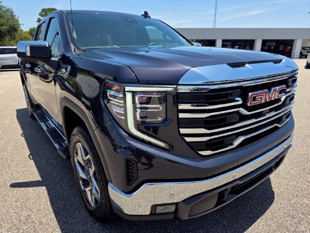 Used 2024 GMC Sierra 1500 SLT w/ SLT Premium Plus Package AWD/4WD image 2