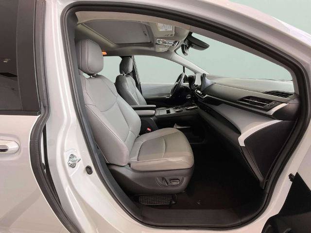 Used 2025 Toyota Sienna XLE FWD image 20