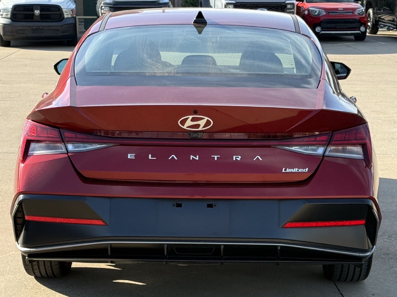 Used 2025 Hyundai Elantra Limited FWD image 6