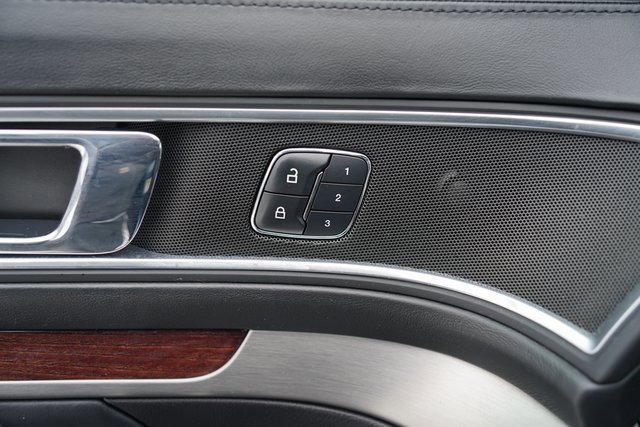 Certified 2018 Ford Explorer Platinum image 15