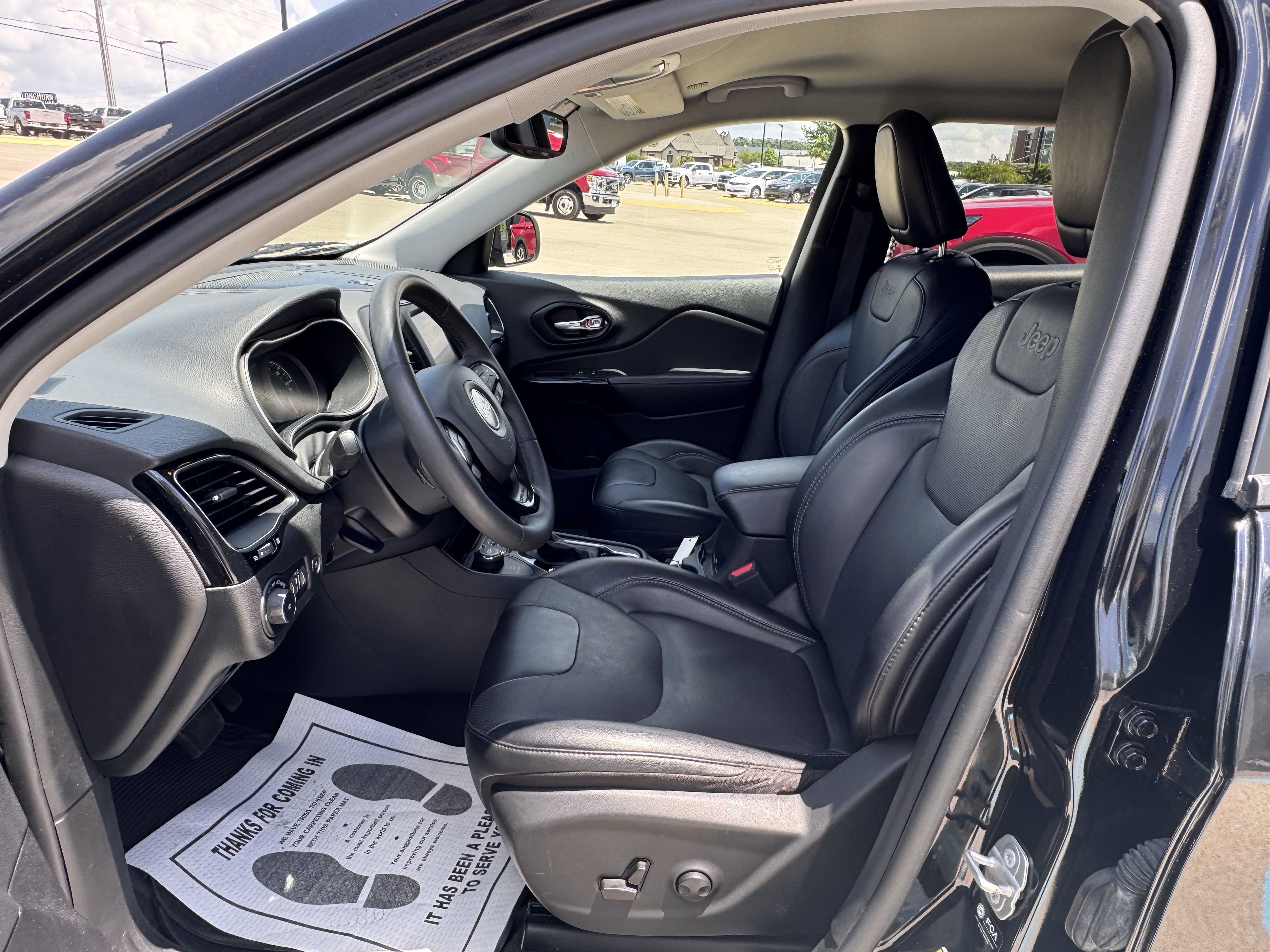 Used 2023 Jeep Cherokee Altitude Lux image 9