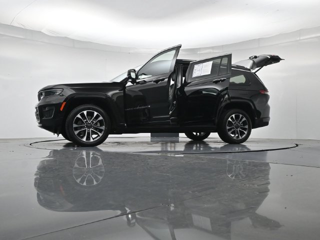 Used 2021 Jeep Grand Cherokee L Overland w/ Luxury Tech Group IV AWD/4WD image 57