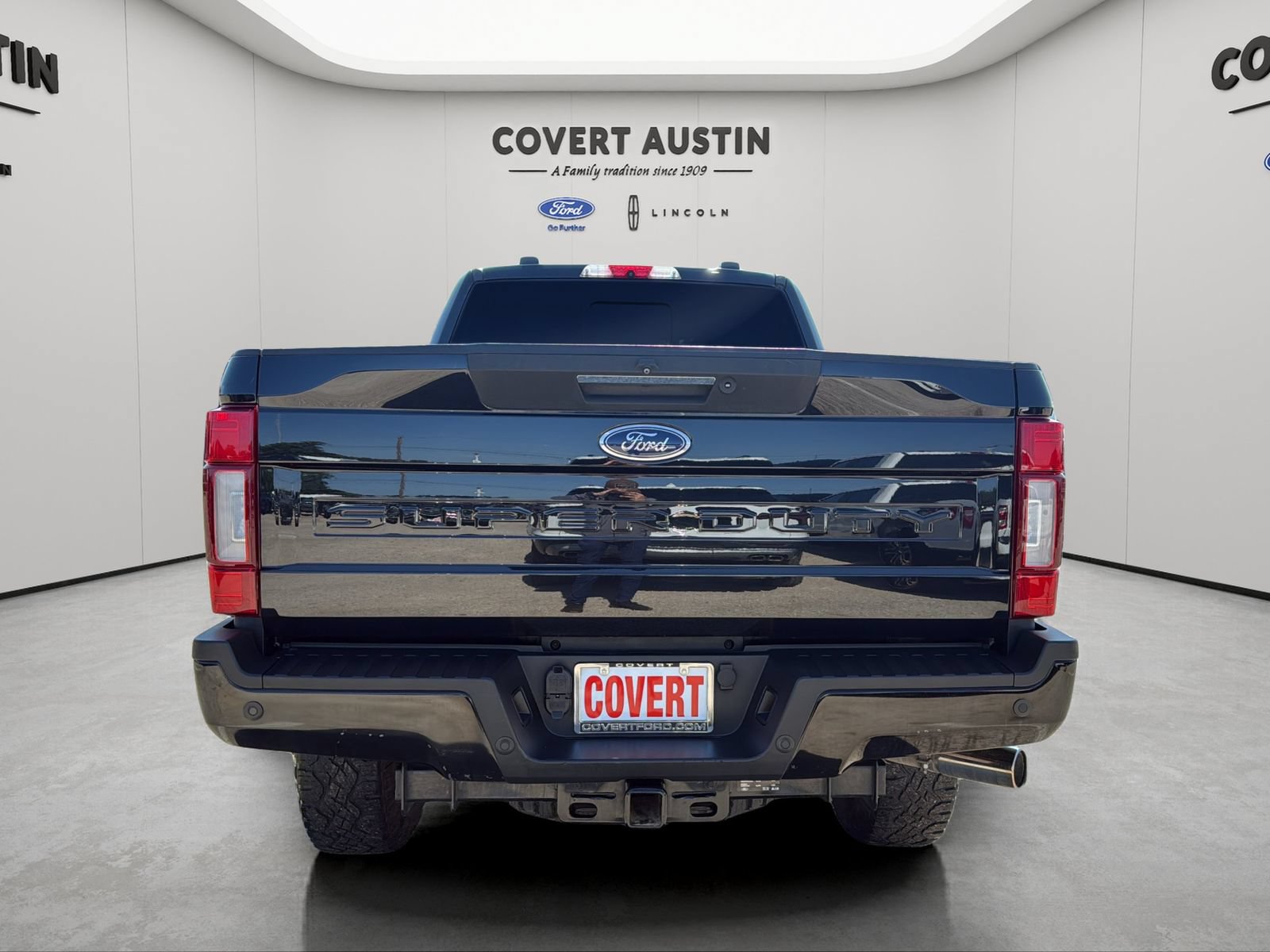 Certified 2022 Ford F250 Lariat w/ Tremor Off-Road Package AWD/4WD image 4