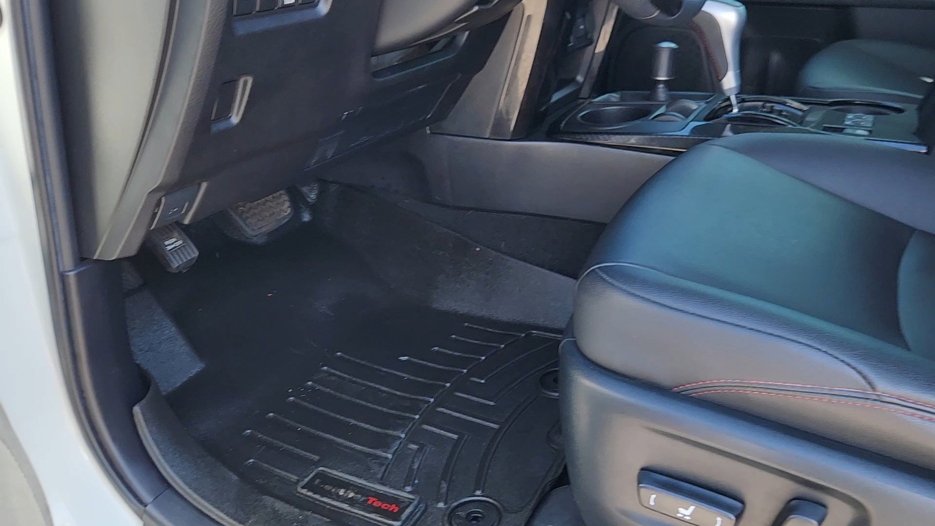 Used 2021 Toyota 4Runner TRD Off-Road Premium w/ Moonroof Package AWD/4WD image 29