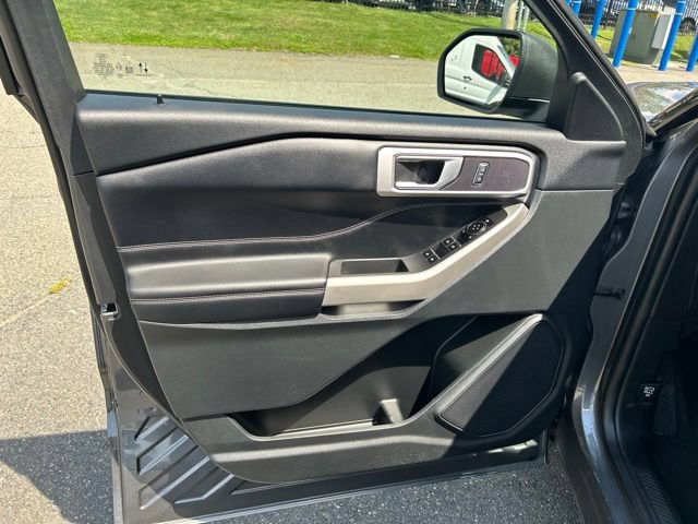 Certified 2022 Ford Explorer XLT w/ Equipment Group 202A AWD/4WD image 12