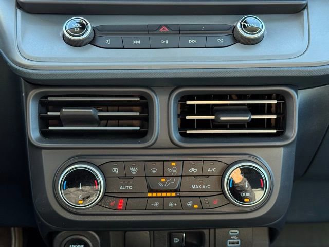 Certified 2024 Ford Maverick Lariat w/ Black Appearance Package image 17