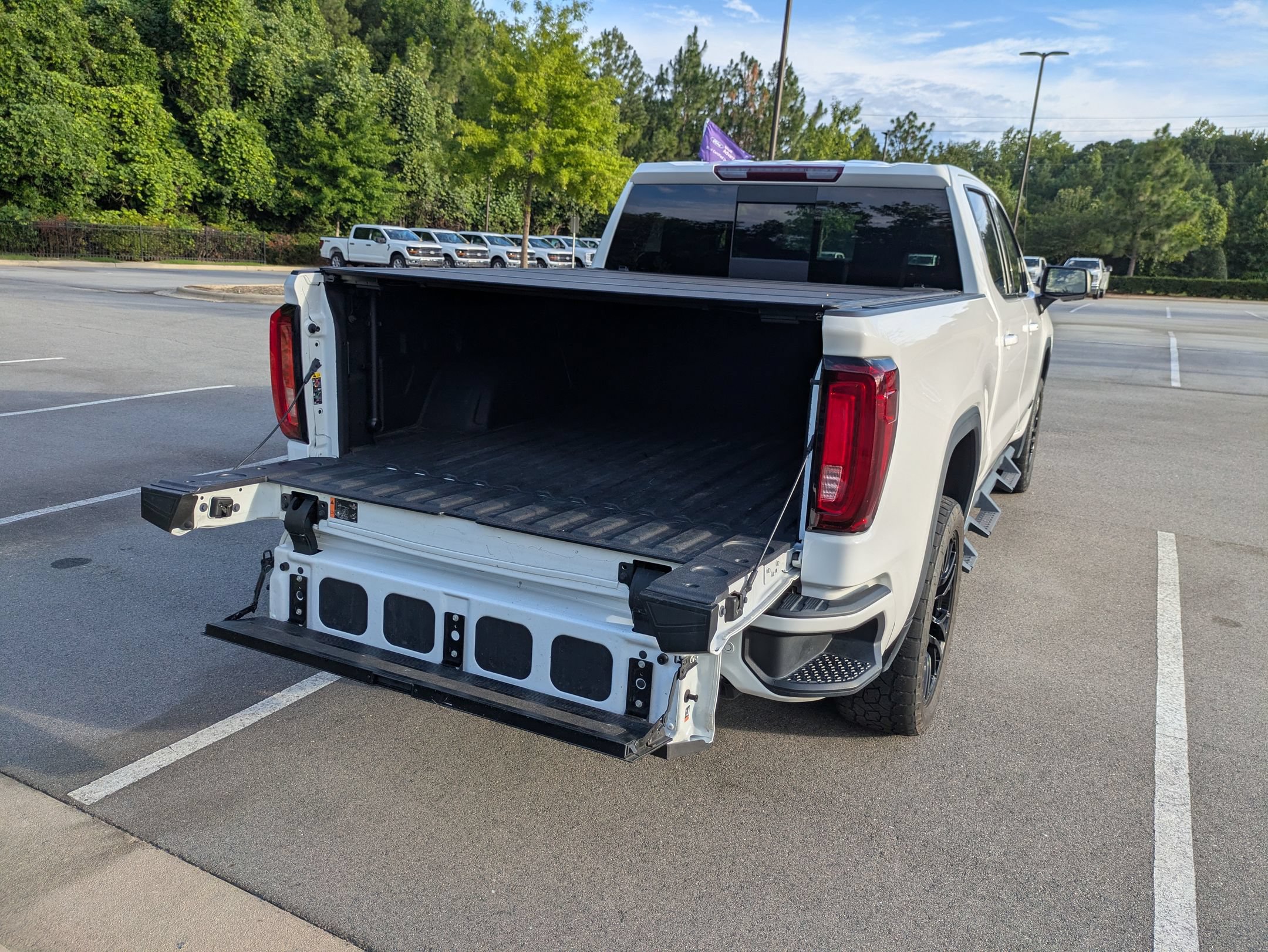 Used 2023 GMC Sierra 1500 AT4 w/ AT4 Preferred Package AWD/4WD image 36