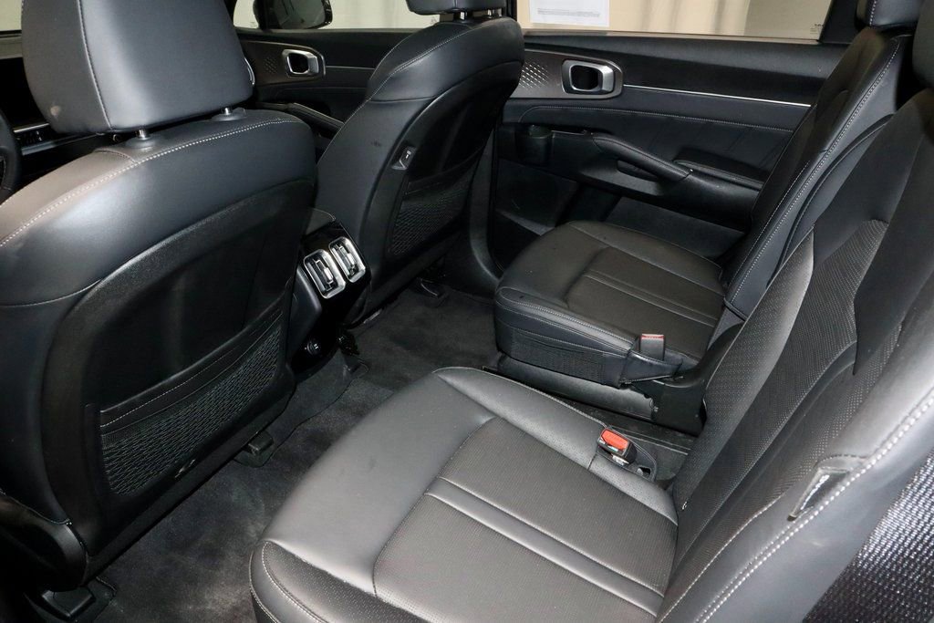 Used 2025 Kia Sorento SX image 22