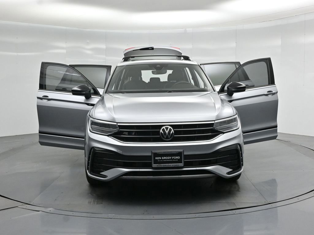 Used 2023 Volkswagen Tiguan SE R-Line FWD image 48