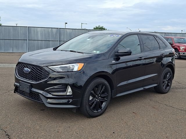 Certified 2024 Ford Edge ST-Line AWD/4WD image 3
