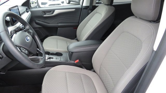 Certified 2022 Ford Escape SE w/ SE Sport Appearance Package image 10