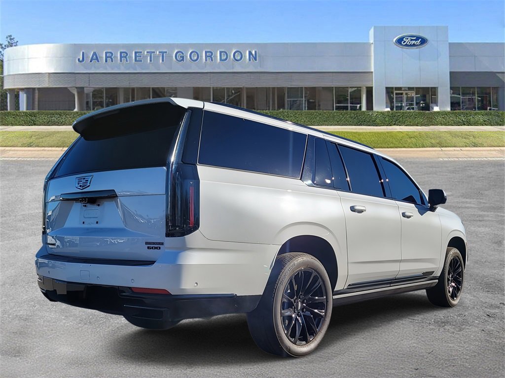 Used 2025 Cadillac Escalade ESV Sport Platinum image 3