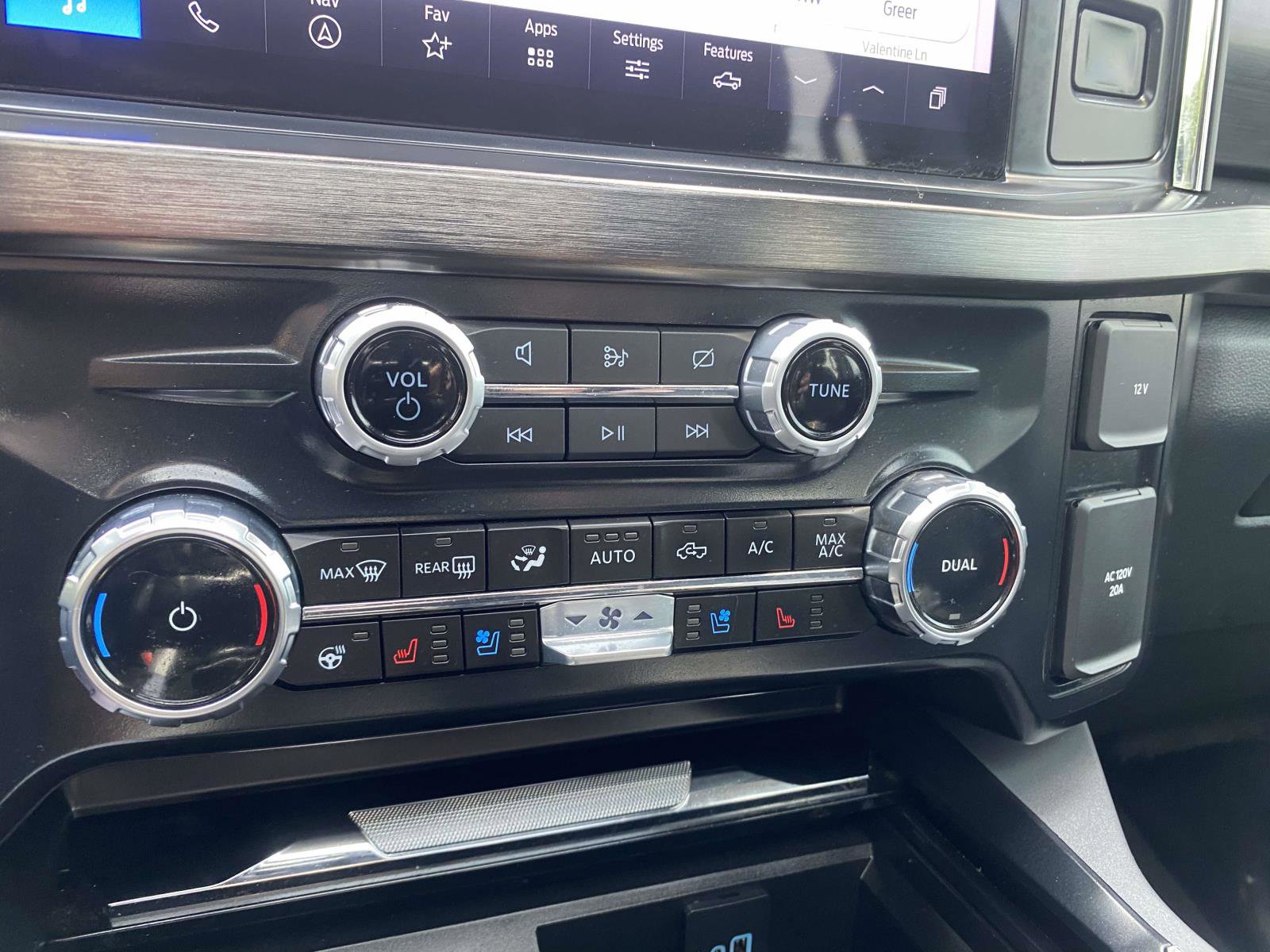 Certified 2024 Ford F250 Lariat w/ Lariat Ultimate Package AWD/4WD image 26
