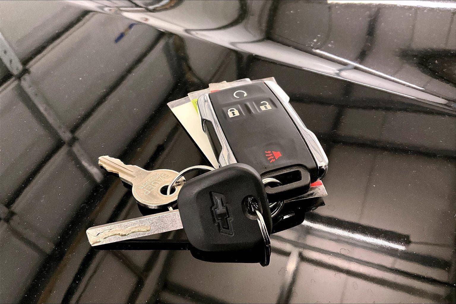 Used 2018 Chevrolet Colorado Z71 w/ Z71 Midnight Edition image 9