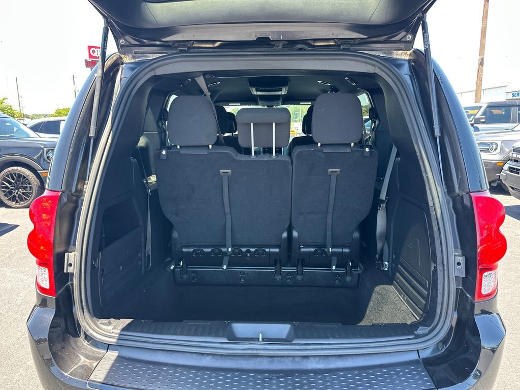 Used 2020 Dodge Grand Caravan SE FWD image 17
