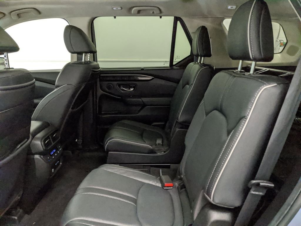 Used 2024 Honda Pilot Elite image 23