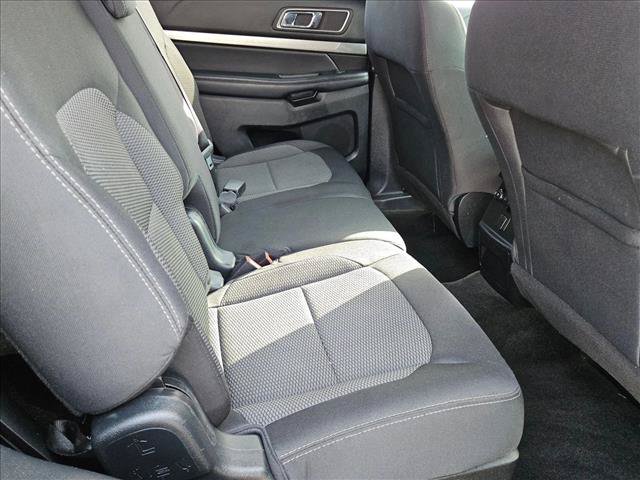 Certified 2018 Ford Explorer XLT FWD image 18