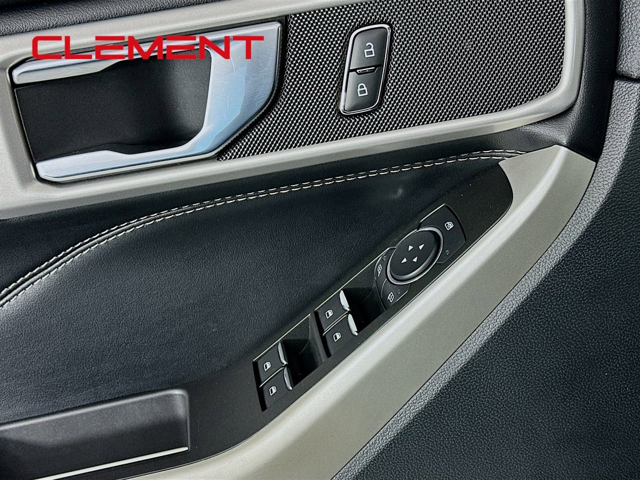 Certified 2022 Ford Explorer XLT w/ Equipment Group 202A image 26