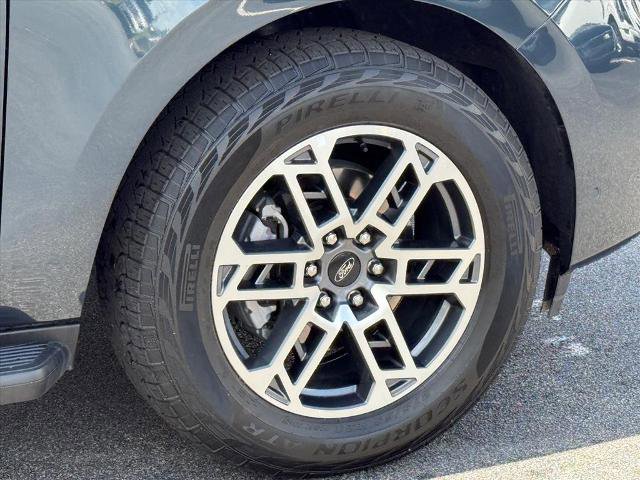 Certified 2025 Ford Expedition Active AWD/4WD image 9