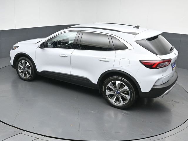 Certified 2025 Ford Escape Platinum AWD/4WD image 11