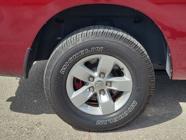 Used 2017 RAM 1500 Express RWD image 9