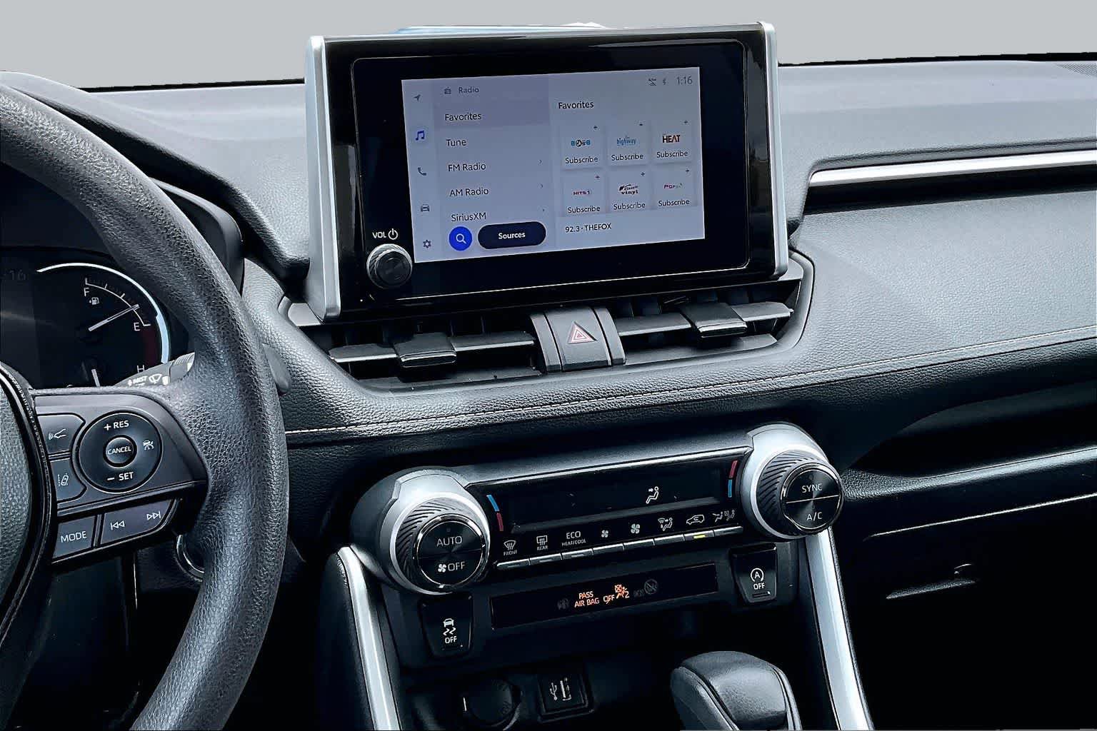 Used 2025 Toyota RAV4 XLE FWD image 7
