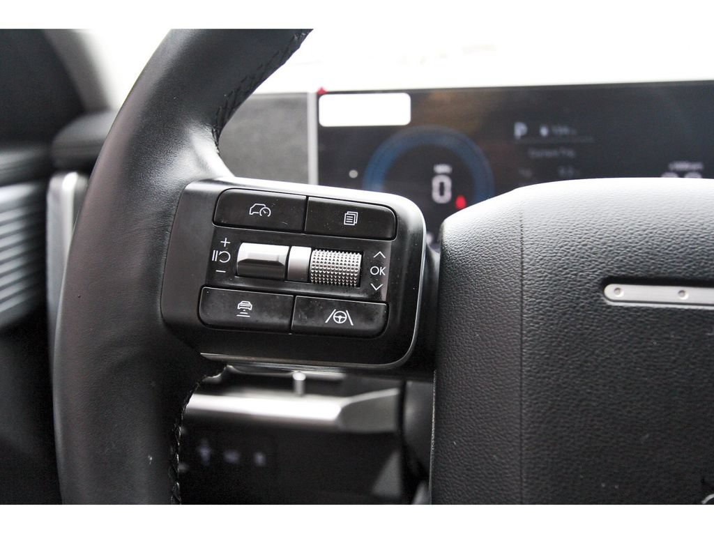 Used 2025 Hyundai Santa Fe SEL FWD image 24