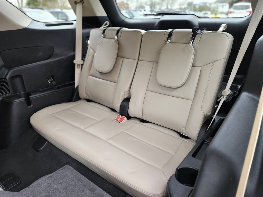 Certified 2022 Ford Explorer XLT w/ Equipment Group 202A image 17