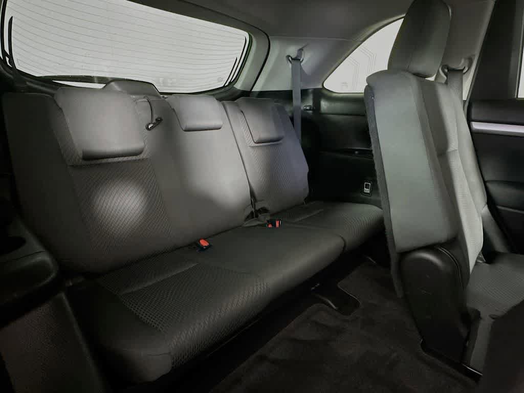 Used 2018 Toyota Highlander LE w/ Carpet Mat Package (TMS) AWD/4WD image 30