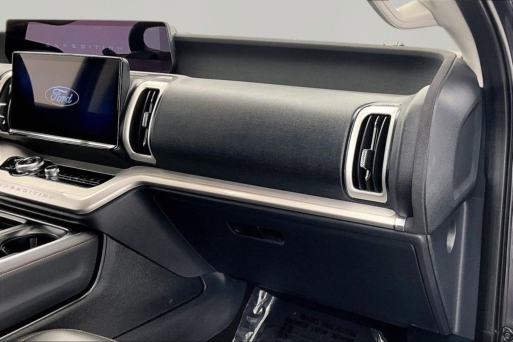 Certified 2025 Ford Expedition Active AWD/4WD image 17