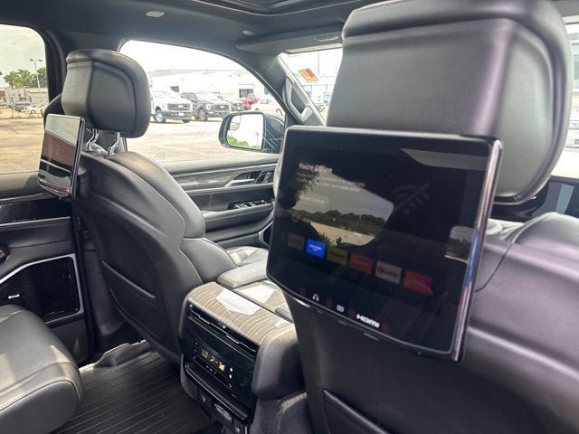 Used 2022 Jeep Wagoneer Series III w/ Premium Group I AWD/4WD image 19