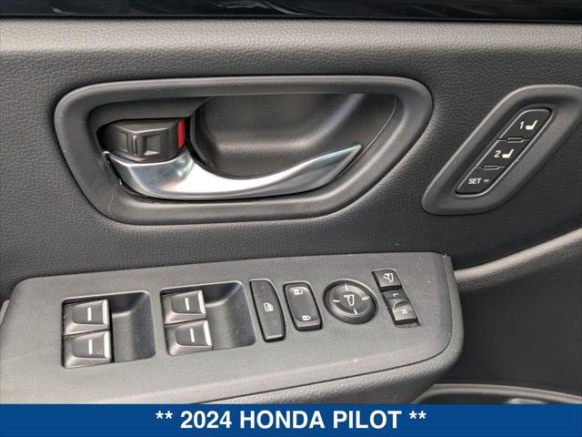 Used 2024 Honda Pilot TrailSport image 11