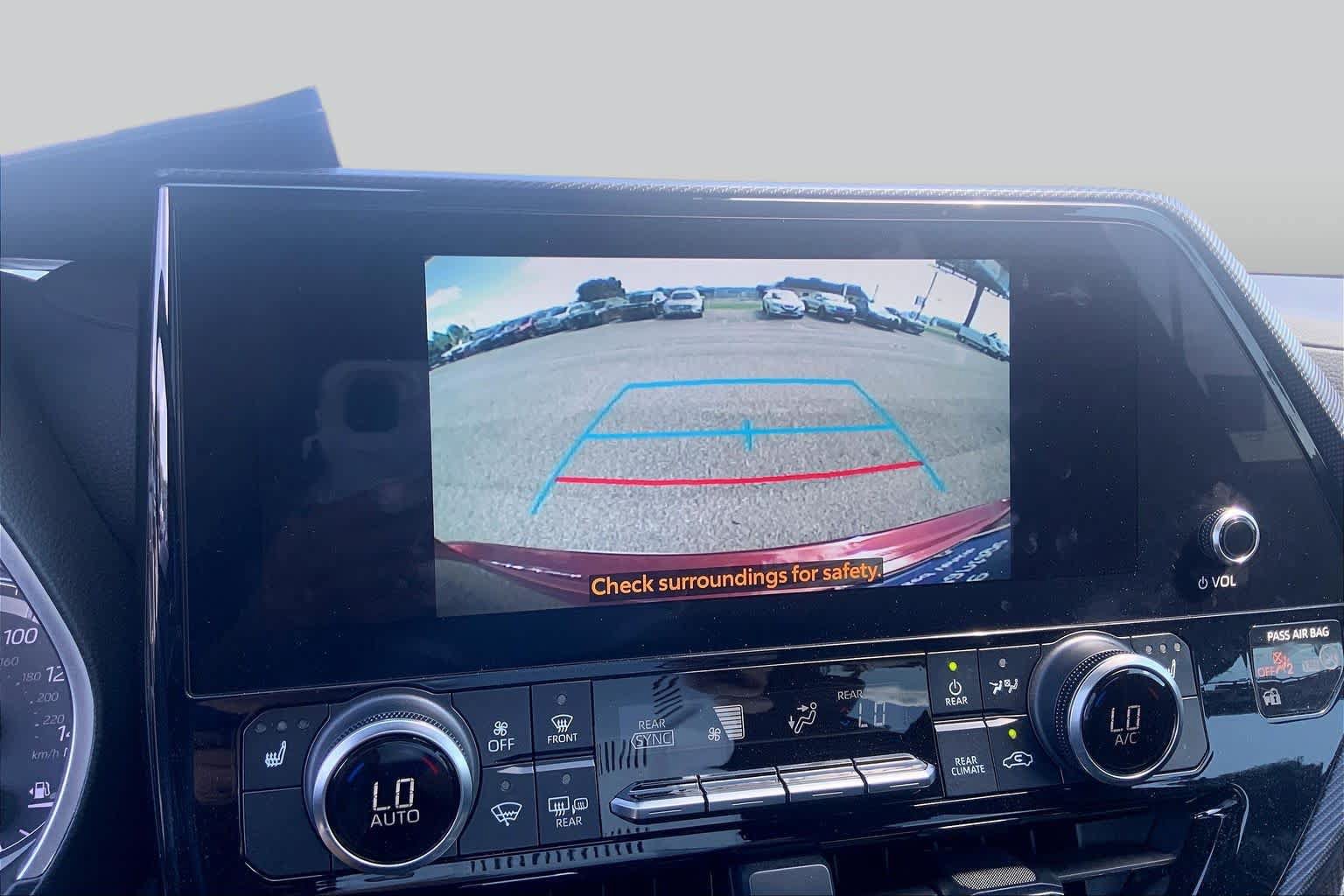 Used 2023 Toyota Highlander XSE FWD image 27