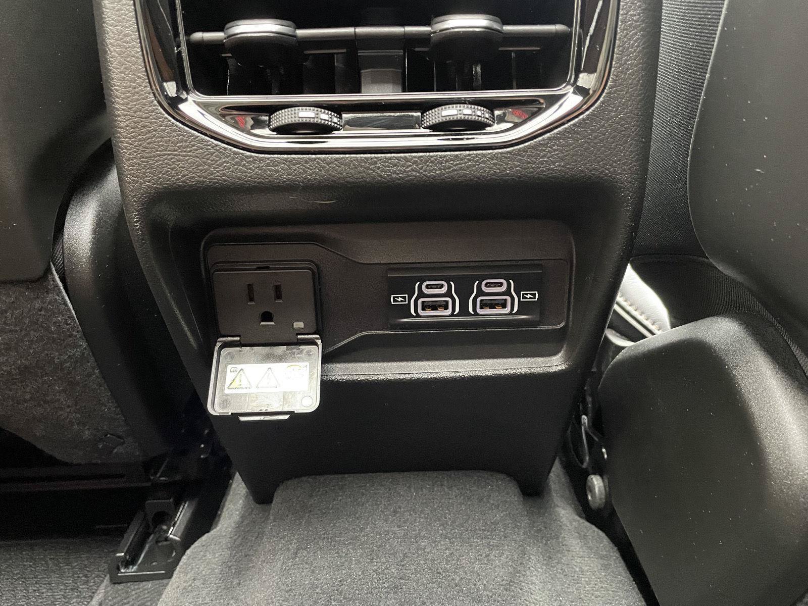 Used 2025 Jeep Grand Cherokee L Summit w/ Advanced Protech Group IV AWD/4WD image 22