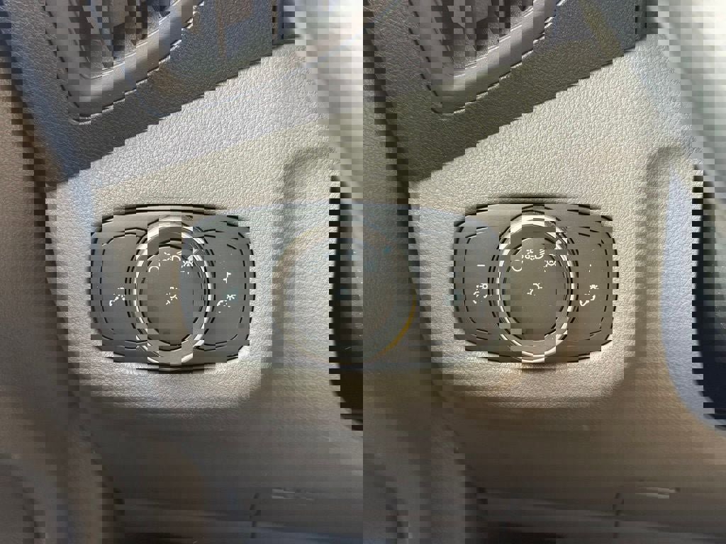 Certified 2020 Ford Transit Connect XL image 27