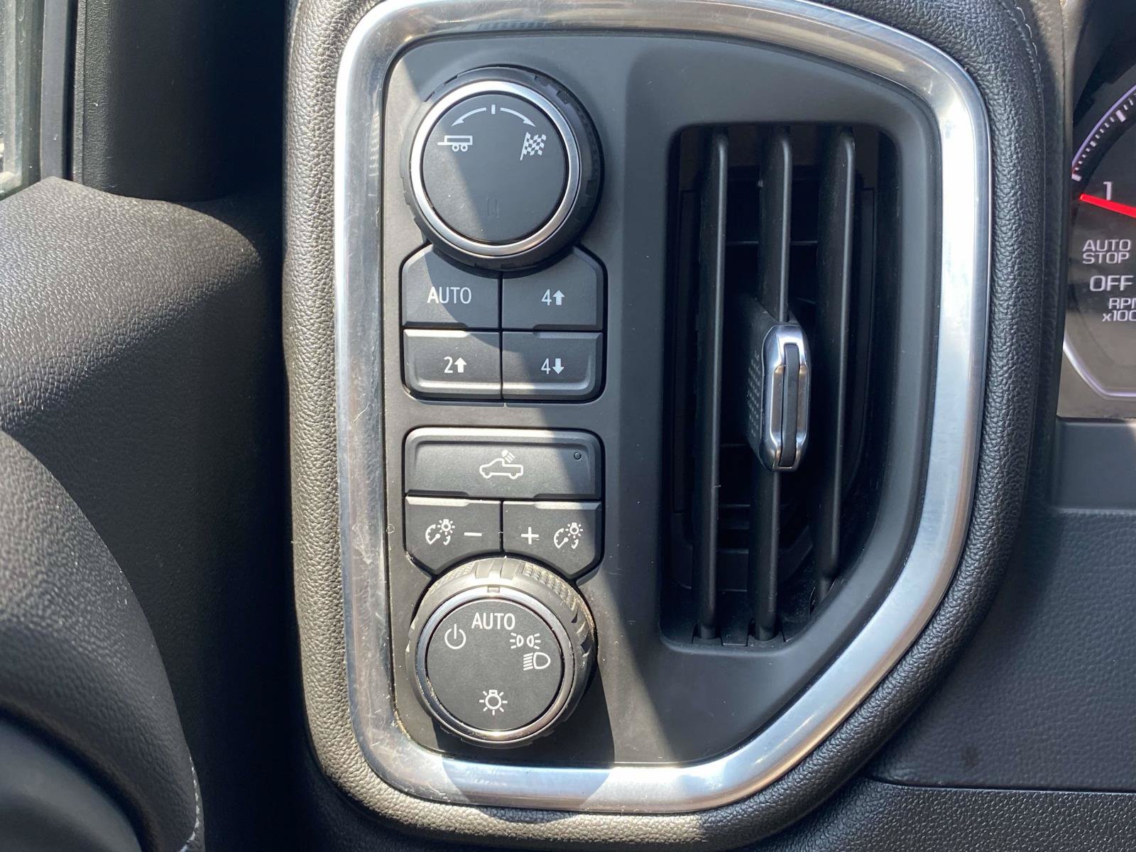 Used 2019 Chevrolet Silverado 1500 LT w/ All-Star Edition AWD/4WD image 19