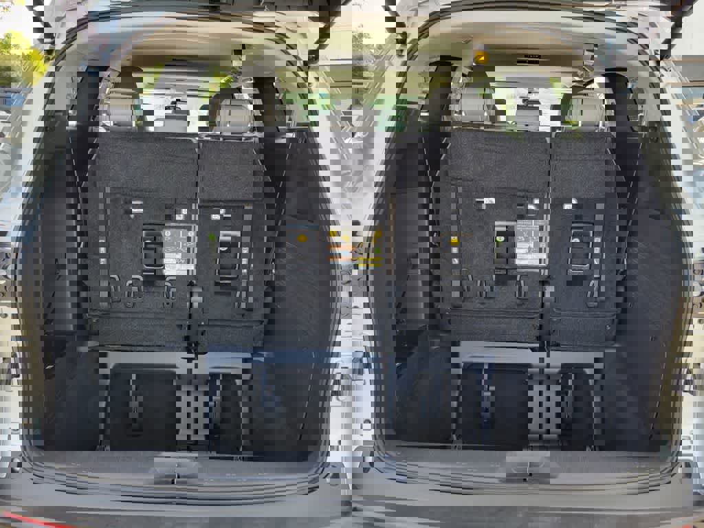 Used 2025 Toyota Sienna XLE image 15