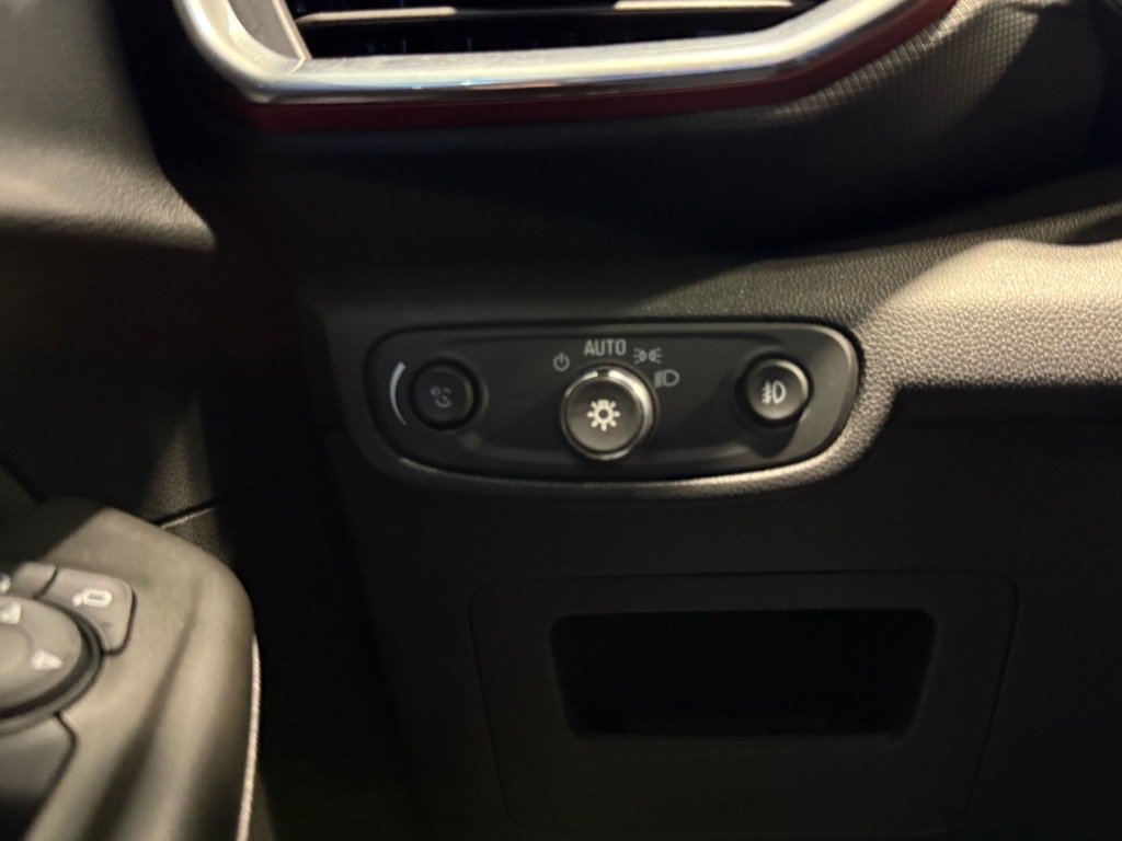 Used 2023 Chevrolet TrailBlazer RS w/ Convenience Package image 22