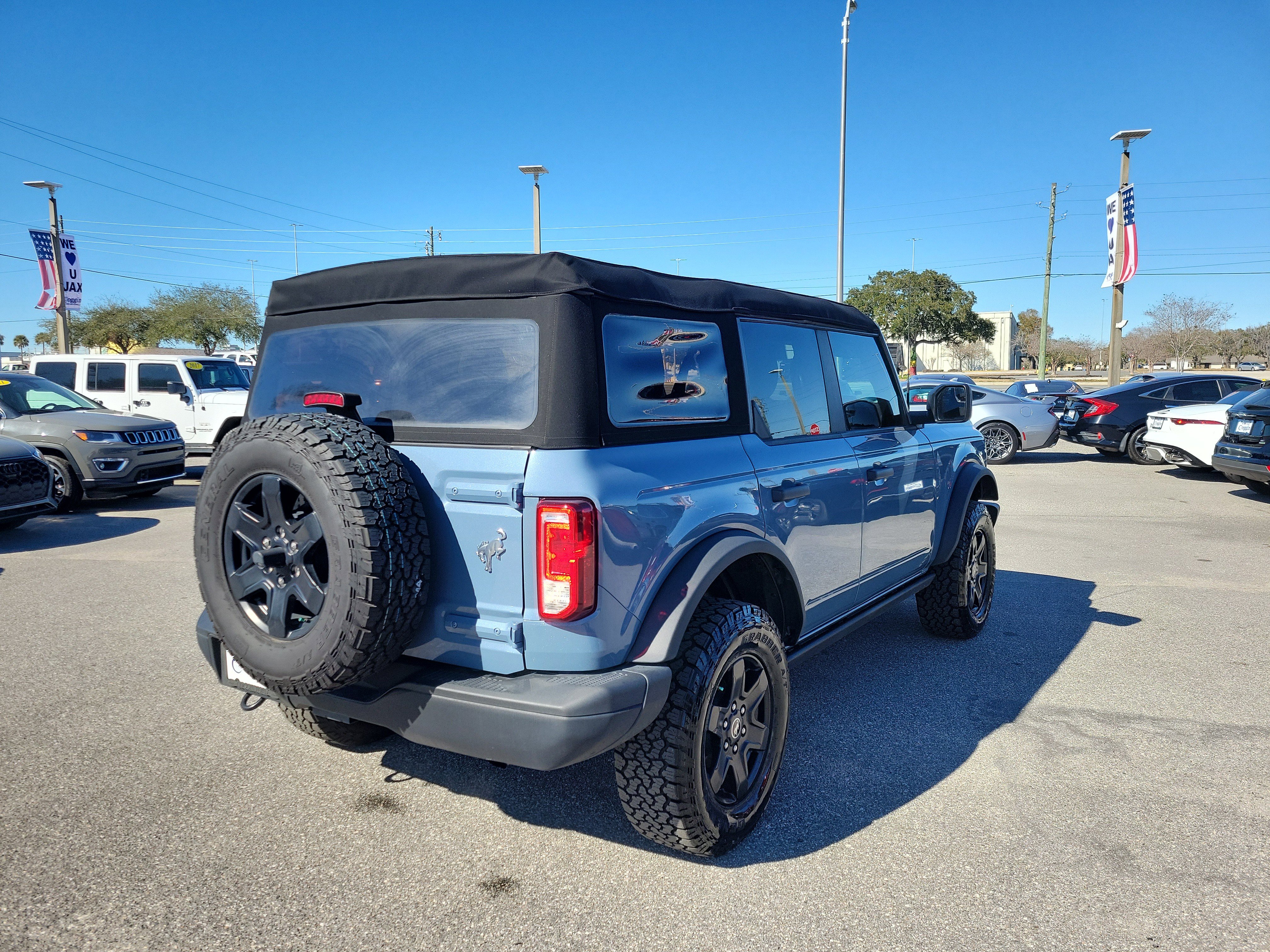Certified 2024 Ford Bronco Black Diamond image 3