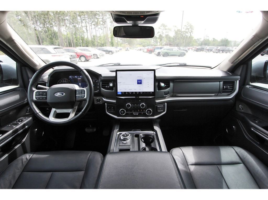 Certified 2023 Ford Expedition XLT image 12