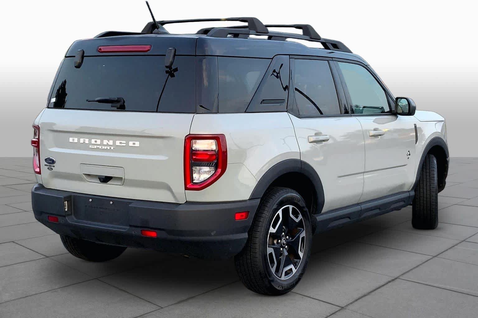 Certified 2024 Ford Bronco Sport Outer Banks w/ Tech Package AWD/4WD image 13