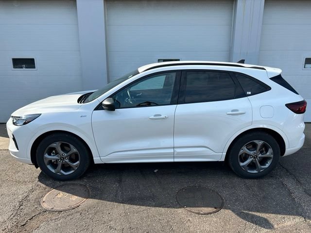 Certified 2024 Ford Escape ST-Line w/ Tech Pack #1 FWD image 3