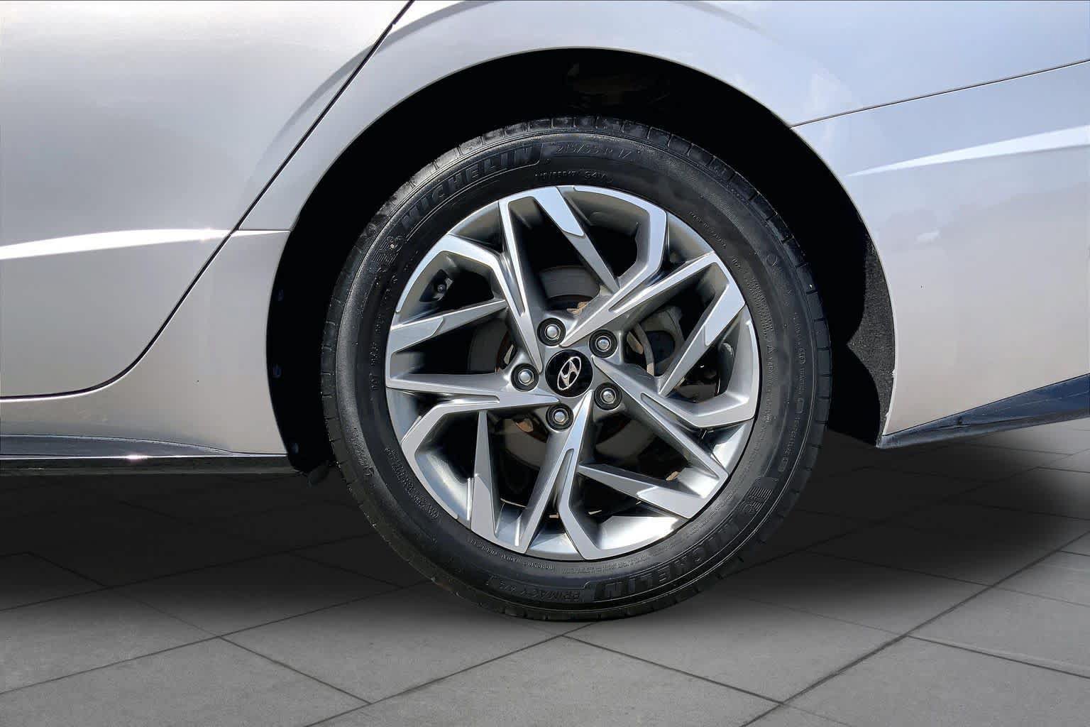 Used 2023 Hyundai Sonata SEL w/ Cargo Package FWD image 11